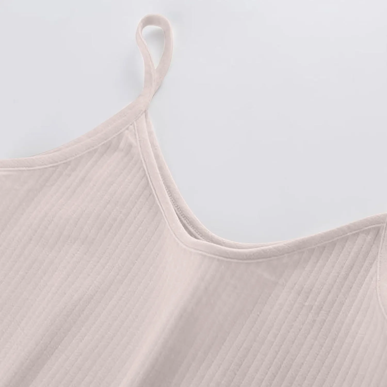 Women’s 2025 V-Neck Camisole Tank Top, Soft Stretch Basic Sleeveless Shirt for Casual Wear, Lightweight Everyday Tops